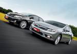 Toyota Corolla XEi e Honda Civic LXR durante teste comparativo da revista Quatro Rodas em 2013