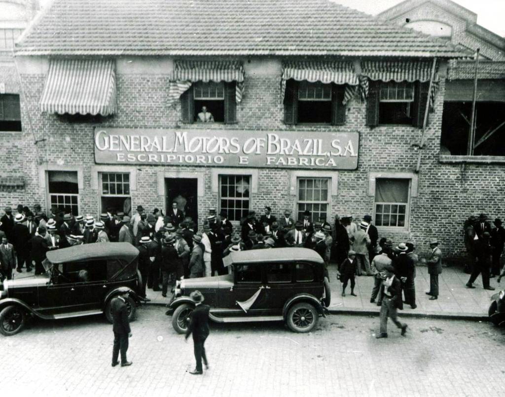 início da indústria automotiva brasileira (2) Primeira sede da GM no Brasil, no bairro do Ipiranga, em 1925