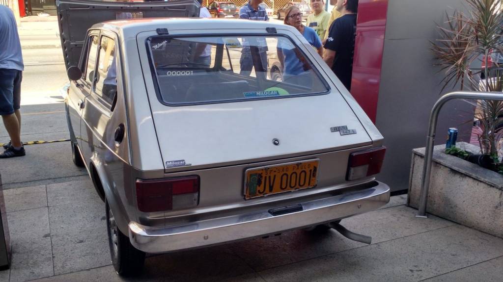 Fiat-147-000001-primeiro-1976-25 Fiat-147-000001-1976