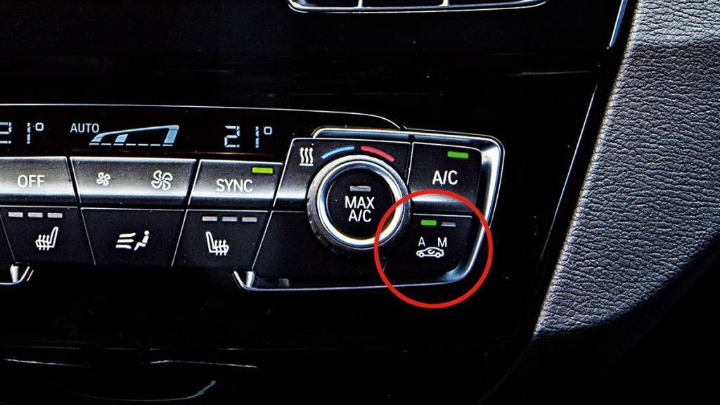 Ar-condicionado digital do BMW X1 xDrive25i Ar-condicionado digital do BMW X1 xDrive25i
