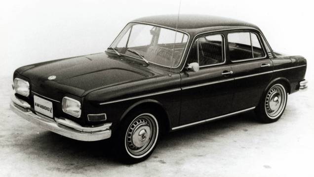 Primeiro VW de quatro portas em todo o mundo - sim, pioneirismo nacional -, ele ganhou fama de feio com o apelido Zé do Caixão e só agradou taxistas. Durou de menos de dois anos. Primeiro VW de quatro portas em todo o mundo - sim, pioneirismo nacional -, ele ganhou fama de feio com o apelido Zé do Caixão e só agradou taxistas. Durou de menos de dois anos.