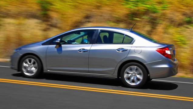 Nada mudou no design, mas o Civic ganhou mais equipamentos de série | <a href="https://quatrorodas.abril.com.br/noticias/fabricantes/honda-civic-2014-ganha-motor-2-0-730338.shtml" rel="migration">Leia mais</a> Nada mudou no design, mas o Civic ganhou mais equipamentos de série | <a href="https://quatrorodas.abril.com.br/noticias/fabricantes/honda-civic-2014-ganha-motor-2-0-730338.shtml" rel="migration">Leia mais</a>