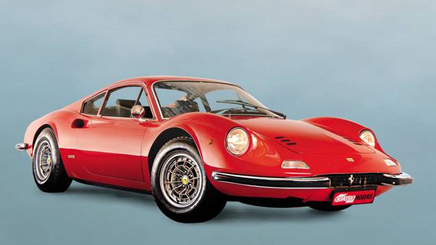 Ferrari Dino: fabricado de 1968 a 1972, o esportivo prestava tributo ao filho de Enzo, que morreu aos 24 anos de distrofia muscular