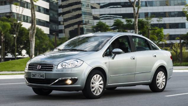 Com uma leve reestilização, o Linea 2015 chega às concessionárias Fiat | <a href="https://quatrorodas.abril.com.br/noticias/fabricantes/reestilizado-linea-chega-r-55-850-778473.shtml" rel="migration">Leia mais</a> | <a href="https://quatrorodas.abril.com.br/carros/impresso" rel="migration"></a> Com uma leve reestilização, o Linea 2015 chega às concessionárias Fiat | <a href="https://quatrorodas.abril.com.br/noticias/fabricantes/reestilizado-linea-chega-r-55-850-778473.shtml" rel="migration">Leia mais</a> | <a href="https://quatrorodas.abril.com.br/carros/impresso" rel="migration"></a>