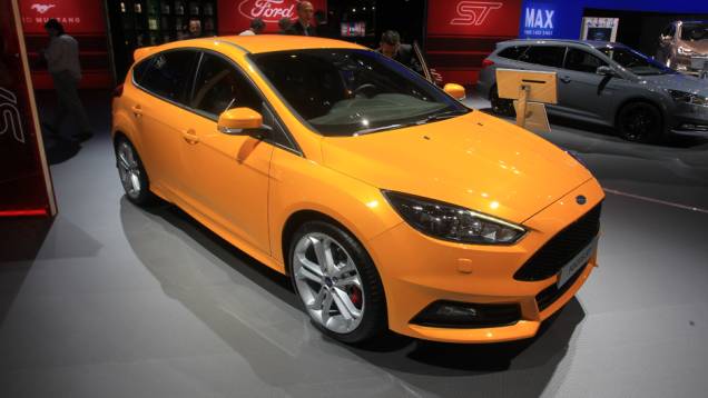 Ford Focus ST | <a href="https://quatrorodas.abril.com.br/galerias/saloes/paris/2014/direto-salao-paris-parte-2-803962.shtml" rel="migration">Veja mais: direto de Paris - Parte 2</a>