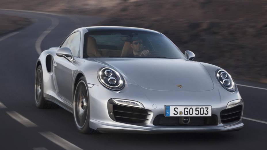 Com apresentação agendada para o Salão de Frankfurt, eles ocupam o topo da linha 911 | <a href="https://quatrorodas.abril.com.br/carros/lancamentos//porsche-911-turbo-911-turbo-s-740375.shtml" rel="migration">Leia mais</a>