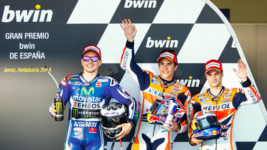 Marc Márquez larga na pole, Jorge Lorenzo e Dani Pedrosa formam a primeira fila. | <a href="https://quatrorodas.abril.com.br/moto/noticias/reinado-marc-marquez-nao-tem-fim-781505.shtml" rel="migration">Leia mais</a>