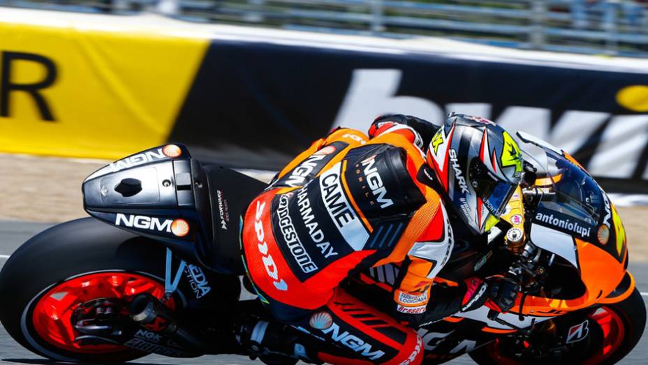 Aleix Espargaró. | <a href="https://quatrorodas.abril.com.br/moto/noticias/reinado-marc-marquez-nao-tem-fim-781505.shtml" rel="migration">Leia mais</a>