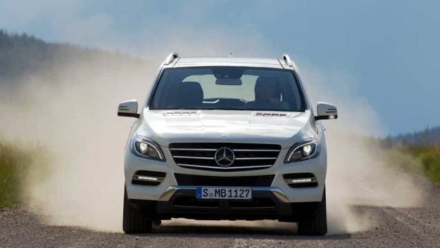 O novo Classe M focou nas características urbanas, mas manteve a sua capacidade off-road - <a href="https://quatrorodas.abril.com.br/carros/lancamentos/mercedes-benz-ml-350-blueefficiency-sport-691486.shtml" rel="migration">Leia Mais</a>