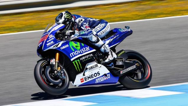 Lorenzo não conseguiu segurar a pressão do rival da Honda. | <a href="https://quatrorodas.abril.com.br/moto/noticias/quatro-vezes-marquez-781513.shtml" rel="migration">Leia mais</a> Lorenzo não conseguiu segurar a pressão do rival da Honda. | <a href="https://quatrorodas.abril.com.br/moto/noticias/quatro-vezes-marquez-781513.shtml" rel="migration">Leia mais</a>