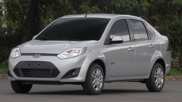 Ford Fiesta Sedan: declínio de 43%, com 5.126 unidades comercializadas no 1º tri de 2013 e 8.999 no mesmo período de 2012 Ford Fiesta Sedan: declínio de 43%, com 5.126 unidades comercializadas no 1º tri de 2013 e 8.999 no mesmo período de 2012