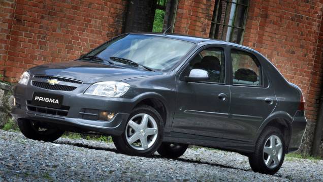 Chevrolet Prisma: a chegada da nova geração provavelmente justifica a queda de 50,2%; foram 4.592 unidades no 1º tri de 2013 contra 9.234 unidades em 2012 Chevrolet Prisma: a chegada da nova geração provavelmente justifica a queda de 50,2%; foram 4.592 unidades no 1º tri de 2013 contra 9.234 unidades em 2012