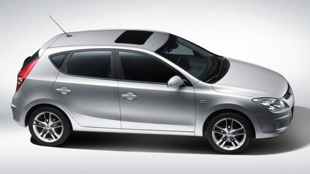 Hyundai i30: o ex-líder dos hatches médios vendeu 2.551 unidades no 1º tri de 2013 e 5.213 unidades nos três primeiros meses de 2012, com queda de 51%