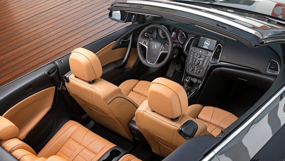 O interior pode ser personalizado com diversas op&ccedil;&otilde;es de cores e tipos de acabamento | <a href="https://quatrorodas.abril.com.br/saloes/genebra/2013/opel-cascada-735367.shtml" rel="migration">Leia mais</a>
