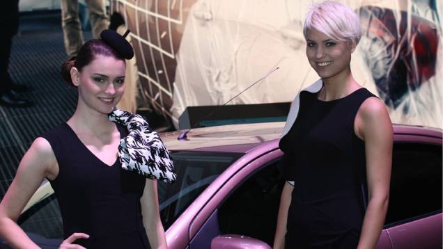 Veja as belas Garotas do <a href="https://quatrorodas.abril.com.br/noticias/saloes/genebra-2014/" rel="migration">Salão de Genebra 2014</a> Veja as belas Garotas do <a href="https://quatrorodas.abril.com.br/noticias/saloes/genebra-2014/" rel="migration">Salão de Genebra 2014</a>