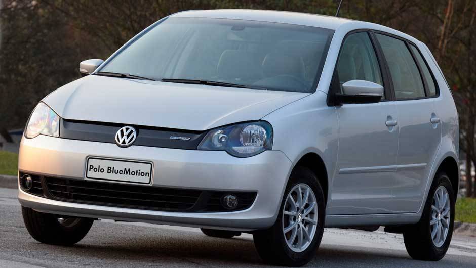 Polo 1.6 | Compara&ccedil;&atilde;o na categoria: A | Compara&ccedil;&atilde;o geral: B | Emiss&atilde;o de CO2 f&oacute;ssil com gasolina (g/km): 108 | CONSUMO: &aacute;lc./cidade (km/l): 7,4 | &aacute;lc/estrada (km/l): 10,5 | gas./cidade (km/l): 10,8 | gas./estrada (km/l): 15,0