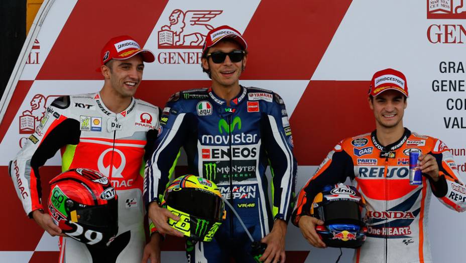 Valentino Rossi larga na pole do GP de Valência. | <a href="https://quatrorodas.abril.com.br/moto/noticias/motogp-rossi-pole-ultima-corrida-ano-810756.shtml" rel="migration">Leia mais</a>