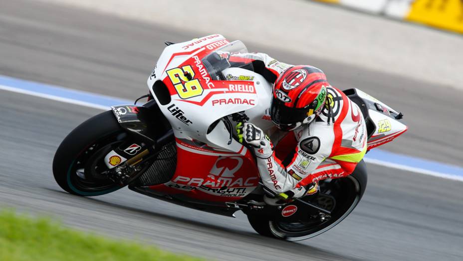 Iannone conquistou a segunda posição. | <a href="https://quatrorodas.abril.com.br/moto/noticias/motogp-rossi-pole-ultima-corrida-ano-810756.shtml" rel="migration">Leia mais</a>