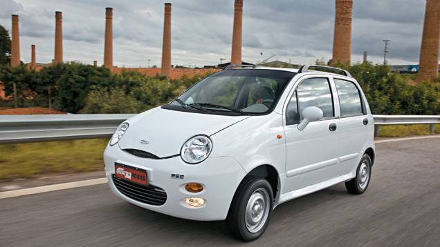 Chery QQ: 355 unidades no mês | 3.087 veículos até novembro de 2014 Chery QQ: 355 unidades no mês | 3.087 veículos até novembro de 2014