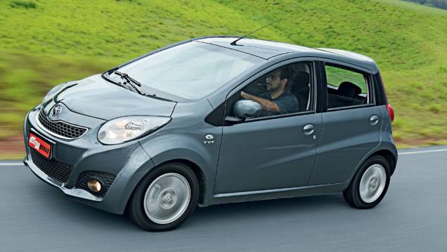 JAC J2: 106 unidades no mês | 2.319 veículos até novembro de 2014 JAC J2: 106 unidades no mês | 2.319 veículos até novembro de 2014