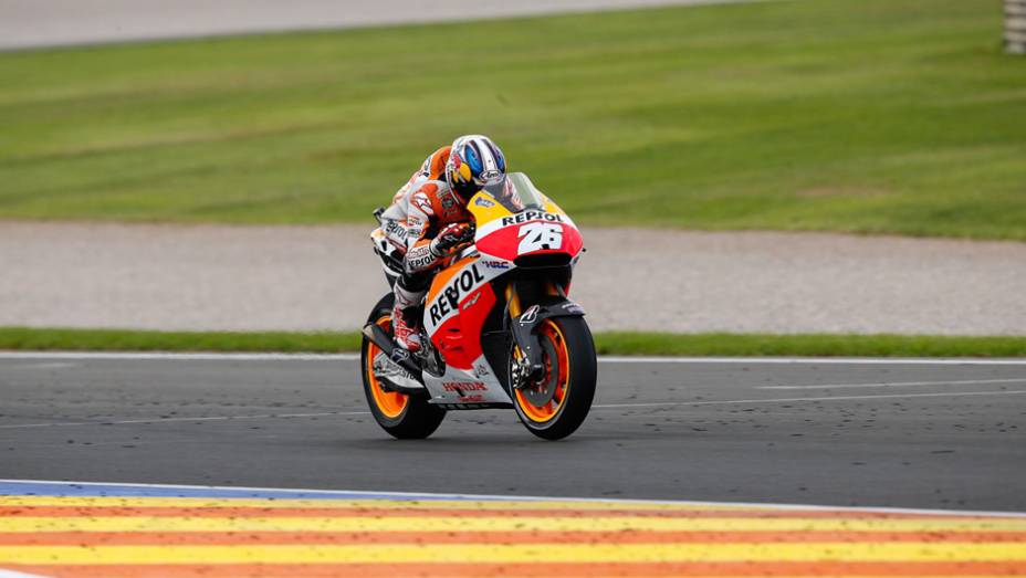 Pedrosa terminou em terceiro e em quarto no campeonato. | <a href="https://quatrorodas.abril.com.br/moto/noticias/motogp-marquez-vence-quebra-recorde-vitoria-temporada-811357.shtml" rel="migration">Leia mais</a>