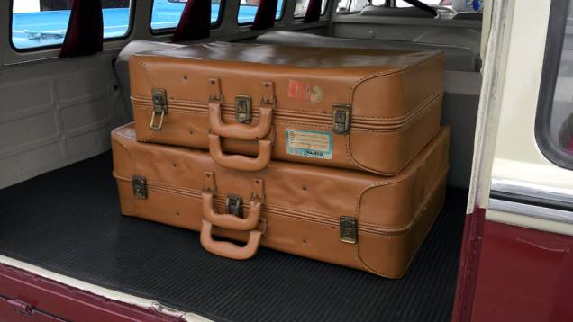 Para um clássico sobre rodas, malas de época! | <a href="https://quatrorodas.abril.com.br/noticias/classicos//vw-reune-fas-kombi-sao-bernardo-762640.shtml" rel="migration">Leia mais</a> Para um clássico sobre rodas, malas de época! | <a href="https://quatrorodas.abril.com.br/noticias/classicos//vw-reune-fas-kombi-sao-bernardo-762640.shtml" rel="migration">Leia mais</a>