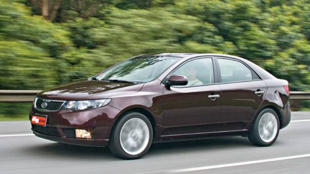 4º Kia Carato: vendas em 2012: 7.148 | Vendas do modelo em dezembro: 638 | Total vendido pela KIA: 41.160 | Variação em relação a 2011: - 46,7% | Participação de mercado: 31,86%