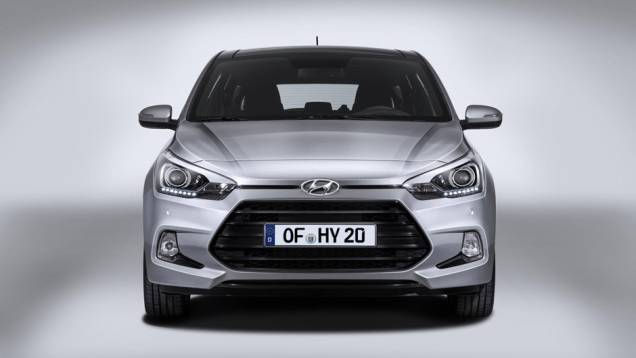 Baseado no i20 hatch apresentado no Salão de Paris, o i20 Coupé tem estilo mais agressivo Baseado no i20 hatch apresentado no Salão de Paris, o i20 Coupé tem estilo mais agressivo