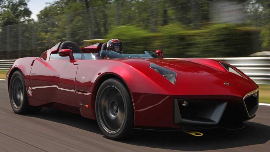 Codatronca, mistura entre o Chevrolet Corvette e a Lamborghini, ganha versão roadster