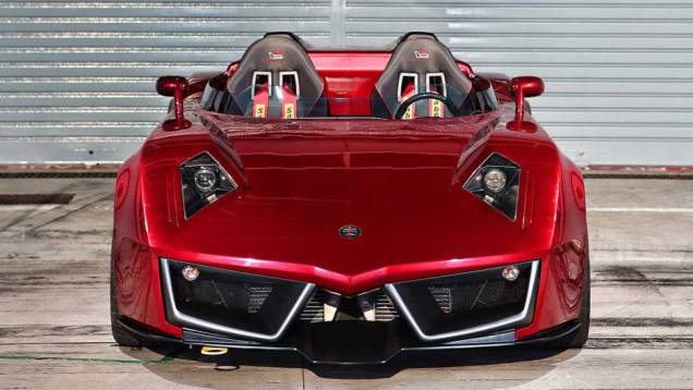 Codatronca, mistura entre o Chevrolet Corvette e a Lamborghini, ganha versão roadster Codatronca, mistura entre o Chevrolet Corvette e a Lamborghini, ganha versão roadster