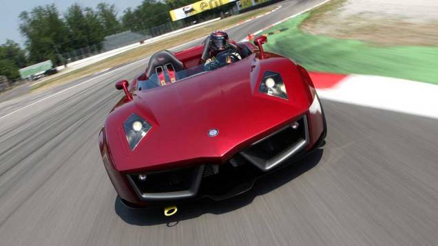 Codatronca, mistura entre o Chevrolet Corvette e a Lamborghini, ganha versão roadster Codatronca, mistura entre o Chevrolet Corvette e a Lamborghini, ganha versão roadster