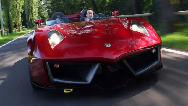 Codatronca, mistura entre o Chevrolet Corvette e a Lamborghini, ganha versão roadster Codatronca, mistura entre o Chevrolet Corvette e a Lamborghini, ganha versão roadster