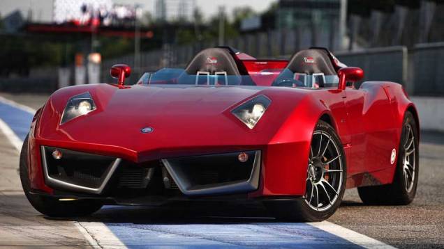 Codatronca, mistura entre o Chevrolet Corvette e a Lamborghini, ganha versão roadster Codatronca, mistura entre o Chevrolet Corvette e a Lamborghini, ganha versão roadster