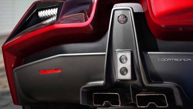Codatronca, mistura entre o Chevrolet Corvette e a Lamborghini, ganha versão roadster Codatronca, mistura entre o Chevrolet Corvette e a Lamborghini, ganha versão roadster
