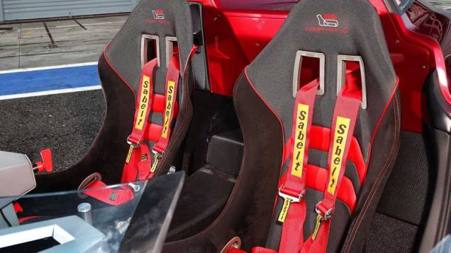 Codatronca, mistura entre o Chevrolet Corvette e a Lamborghini, ganha versão roadster Codatronca, mistura entre o Chevrolet Corvette e a Lamborghini, ganha versão roadster