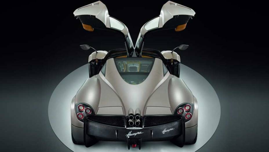 O Huayra é o novo superesportivo da marca de Horacio Pagani