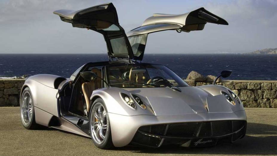 O Huayra é o novo superesportivo da marca de Horacio Pagani