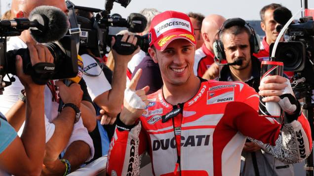 Dovizioso conquistou uma importante pole para a Ducati. | <a href="https://quatrorodas.abril.com.br/moto/noticias/motogp-dovizioso-conquista-pole-japao-805545.shtml" rel="migration">Leia mais</a>