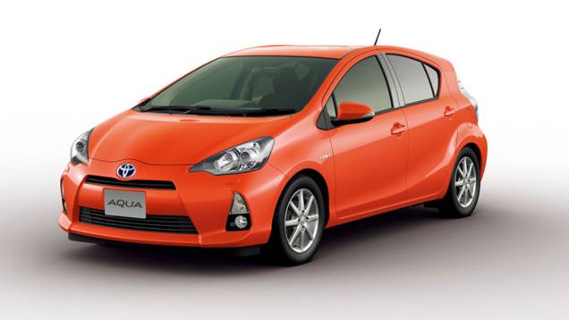 Aqua combina um motor a combustão com outro elétrico que, juntos, geram 100 cv de potência Aqua combina um motor a combustão com outro elétrico que, juntos, geram 100 cv de potência