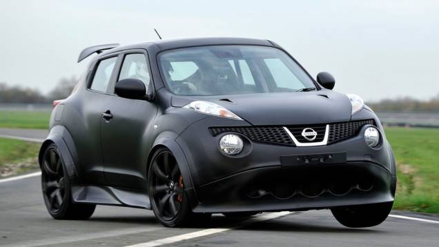 A cara de mau do Juke ficou para trás na versão R | <a href="https://quatrorodas.abril.com.br/noticias/nissan-mostra-juke-r-concept-309534_p.shtml" rel="migration">Leia mais</a> A cara de mau do Juke ficou para trás na versão R | <a href="https://quatrorodas.abril.com.br/noticias/nissan-mostra-juke-r-concept-309534_p.shtml" rel="migration">Leia mais</a>