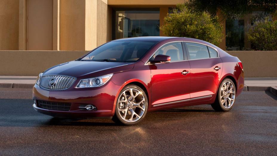 Mudanças promovidas no sedã são bastante sutis | <a href="https://quatrorodas.abril.com.br/reportagens/salao/buick-lacrosse-gl-concept-646616.shtml" rel="migration">Leia mais</a>