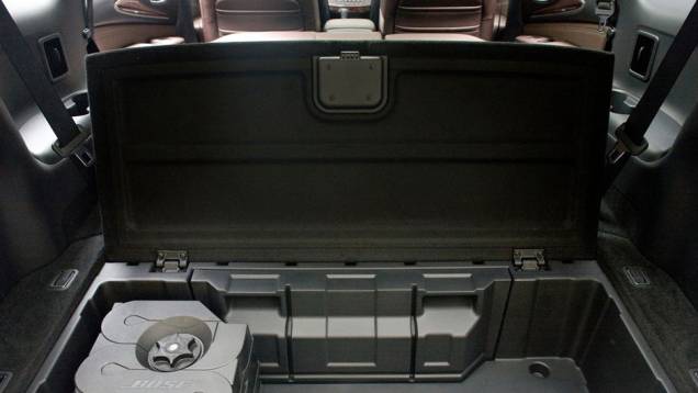 Tamanho do porta-malas é um dos atrativos do modelo | <a href="https://quatrorodas.abril.com.br/reportagens/salao/infiniti-jx-646657.shtml" rel="migration">Leia mais</a> Tamanho do porta-malas é um dos atrativos do modelo | <a href="https://quatrorodas.abril.com.br/reportagens/salao/infiniti-jx-646657.shtml" rel="migration">Leia mais</a>