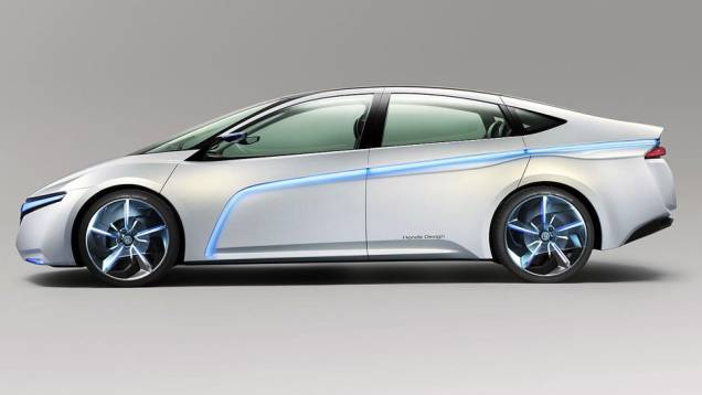 Por fora, nada chama mais atenção que o filete azul iluminado... | <a href="https://quatrorodas.abril.com.br/reportagens/salao/honda-ac-x-647919.shtml" rel="migration">Leia mais</a> Por fora, nada chama mais atenção que o filete azul iluminado... | <a href="https://quatrorodas.abril.com.br/reportagens/salao/honda-ac-x-647919.shtml" rel="migration">Leia mais</a>