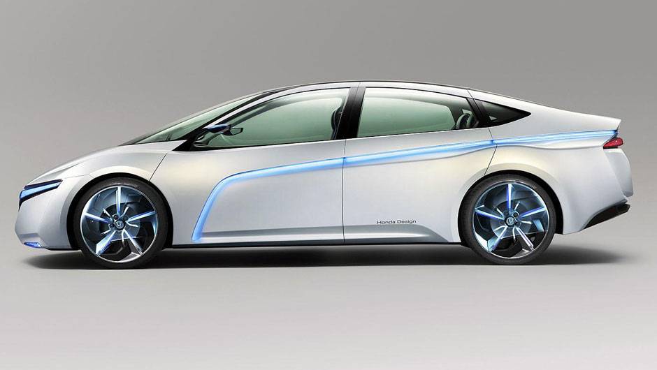 Por fora, nada chama mais aten&ccedil;&atilde;o que o filete azul iluminado... | <a href="https://quatrorodas.abril.com.br/reportagens/salao/honda-ac-x-647919.shtml" rel="migration">Leia mais</a>
