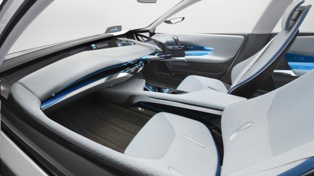 A cabine tem toques futuristas por todos os lados... | <a href="https://quatrorodas.abril.com.br/reportagens/salao/honda-ac-x-647919.shtml" rel="migration">Leia mais</a> A cabine tem toques futuristas por todos os lados... | <a href="https://quatrorodas.abril.com.br/reportagens/salao/honda-ac-x-647919.shtml" rel="migration">Leia mais</a>