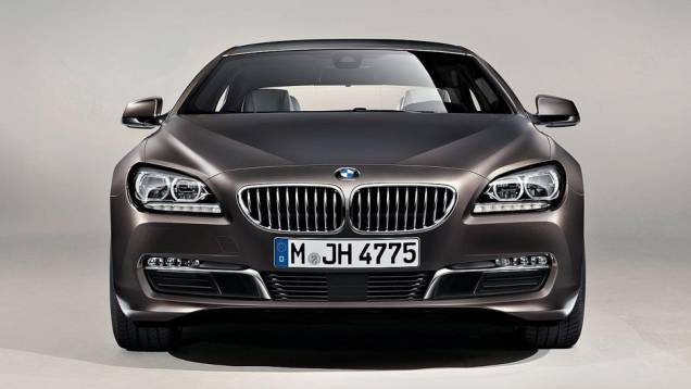 Olha a grade em formato de duplo rim aí... | <a href="https://quatrorodas.abril.com.br/saloes/genebra/2012/bmw-serie-g-gran-coupe-678484.shtml" rel="migration">Leia mais</a> Olha a grade em formato de duplo rim aí... | <a href="https://quatrorodas.abril.com.br/saloes/genebra/2012/bmw-serie-g-gran-coupe-678484.shtml" rel="migration">Leia mais</a>