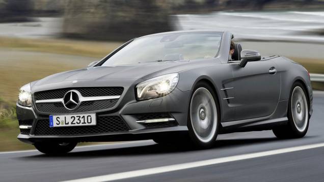 Nova geração do luxuoso conversível herda traços do SLS | <a href="https://quatrorodas.abril.com.br/carros/lancamentos/mercedes-benz-sl-652125.shtml" rel="migration">Leia mais</a>