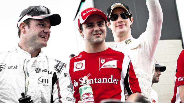 Barrichello, Massa e Senna agradecendo ao público brasileiro