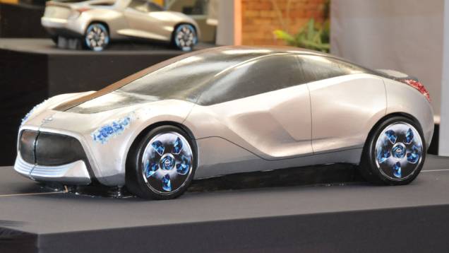 Designer: Wesley K. Iinuma / Projeto: Sedan Advanced - Conceito de três volumes une esportividade e tradição Designer: Wesley K. Iinuma / Projeto: Sedan Advanced - Conceito de três volumes une esportividade e tradição