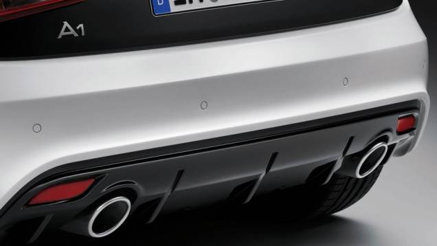 Audi A1 Quattro conta com saída dupla de escape | <a href="https://quatrorodas.abril.com.br/salao-do-automovel/2012/carros/a1-quattro-704042.shtml" rel="migration">Leia mais</a>